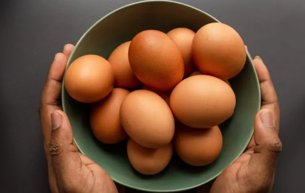 Lo que dicen los expertos sobre la forma más sana de comer huevo