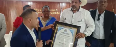 Otorgan reconocimiento a alcalde Santiago Riverón “por su defensa de territorio”