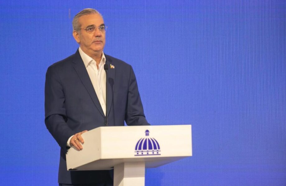 Abinader anuncia publicación de auditorías de la Contraloría a partir del primero de octubre