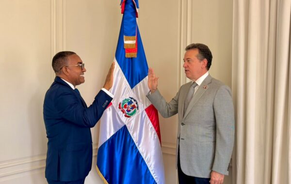 Víctor Pichardo se juramenta como cónsul en Mayagüez con una agenda enfocada en la comunidad, la conectividad y el intercambio entre RD y Puerto Rico