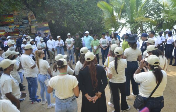 Prioriza RD realiza jornada simultánea de limpieza en cayos de Samaná y retira más de 1,093 libras de desechos