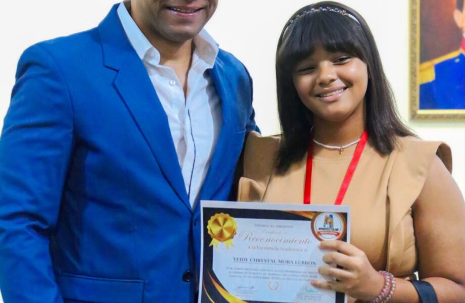 Premio a la Excelencia Orlando Martínez reconoce a 132 estudiantes; 20 alcanzaron índice perfecto de 100