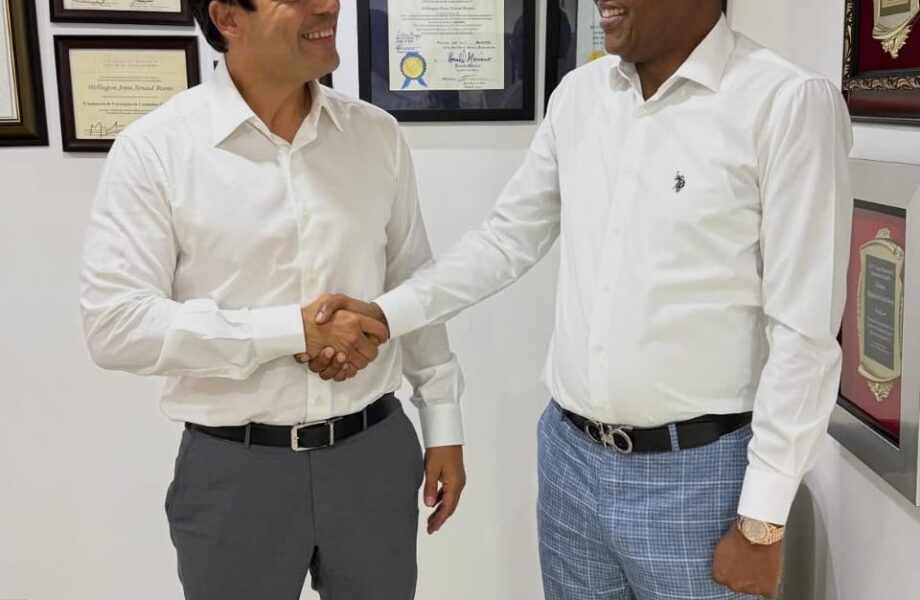 El diputado Carlos Sánchez se suma al proyecto de Wellington Arnaud y refuerza su estructura política en el Distrito Nacional