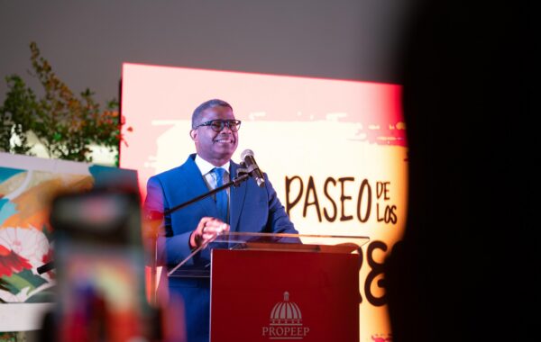 Propeep inaugura exposición “Entre Muros y Colores” y presenta segunda edición del álbum sobre el Paseo de los Colores