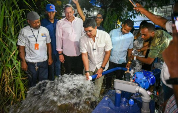 Fellito Suberví resuelve problema de agua de dos décadas en La Puya y La Yagüita