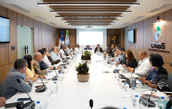 CNSS mantiene diálogo con Fondo de Medicamentos de Alto Costo