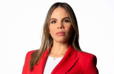 María Cristina Rodríguez es nominada como Presentadora de Noticias en Premios La Flor 2026
