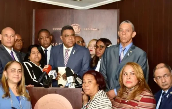 PLD pide interpelar a administradores de Edes por apagones y alzas en facturas