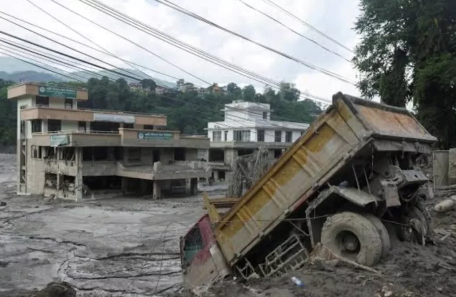 Nepal aumenta a 1,127 los muertos y a casi 4,900 los desaparecidos tras la riada