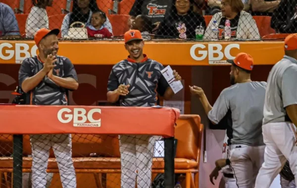 Toros presentan staff de coaches 2026-27 acompañarán a Víctor Estévez