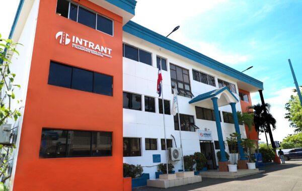 INTRANT paga la única factura que tenía pendiente con el Colegio Médico Dominicano