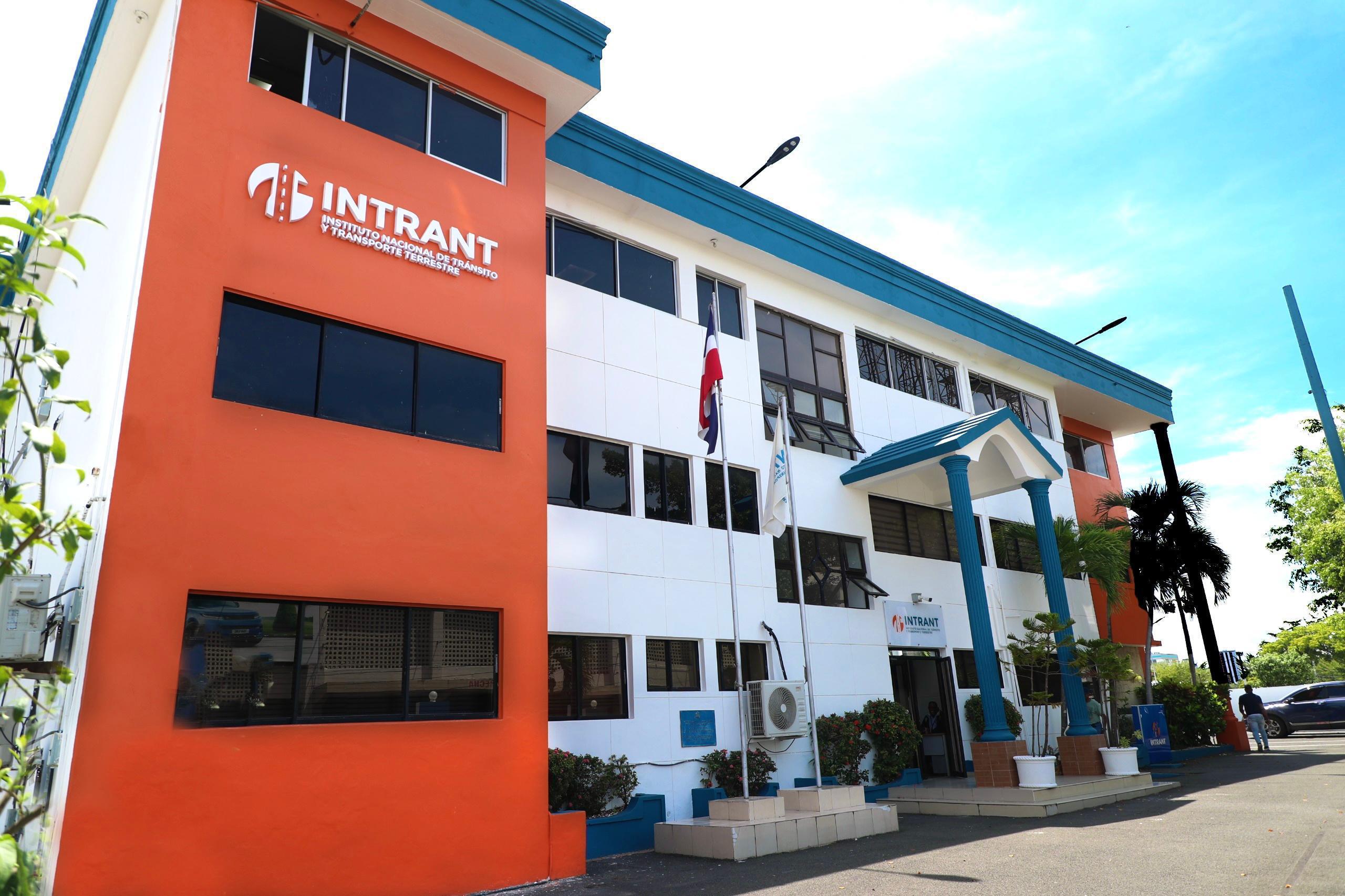 INTRANT paga la única factura que tenía pendiente con el Colegio Médico Dominicano