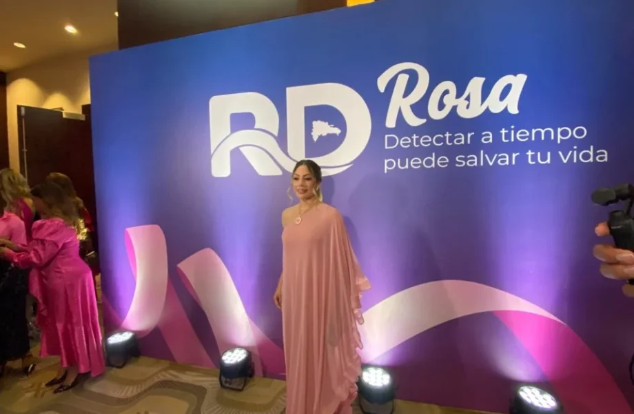 Iluminada Muñoz dona quinientos mil pesos a dos fundaciones en apoyo a la lucha contra el cáncer