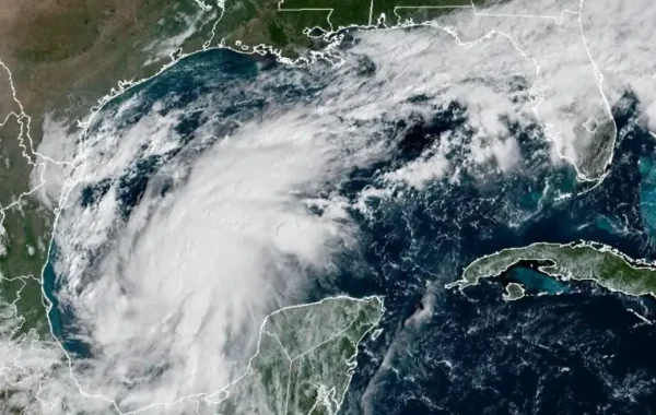 Huracán Isaías avanza hacia el sureste de EE. UU. y no representa peligro para República Dominicana