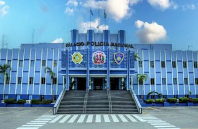 Policía Nacional e INACIF levantan osamenta hallada dentro de cisterna en Manganagua, Distrito Nacional