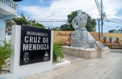 Dío Astacio inaugura monumento remozado de la Cruz de Mendoza en Santo Domingo Este