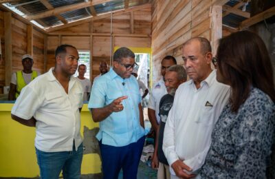 Propeep, junto a otras instituciones, inicia plan de intervención de casas, peatonales y entrega canchas deportivas en Sánchez