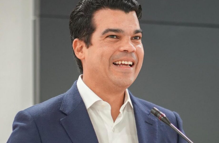 Wellington Arnaud encabeza percepción de funcionarios más eficientes, según SONDEOS