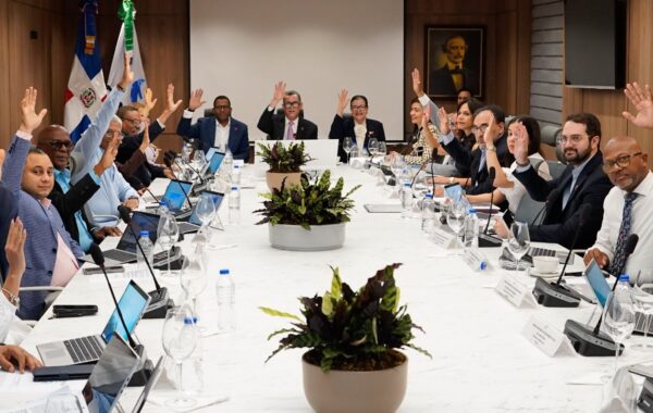 CNSS logra cobertura del 100 % para 13 medicamentos de alto costo mediante el FOMAC