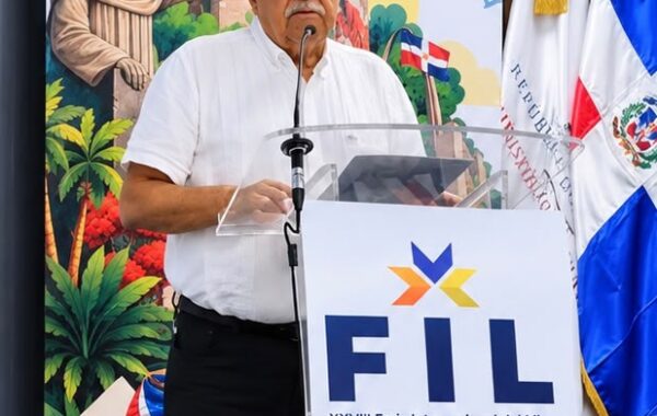 Olivier Herrera presenta Amar es libertad en la Feria Internacional del Libro Santo Domingo 2026
