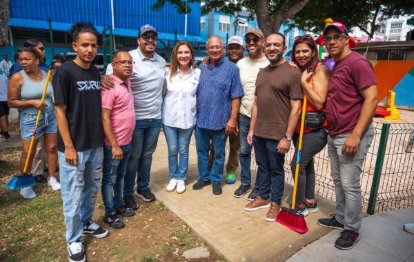 Carolina logra gran integración comunitaria en lanzamiento del programa Yo Barro mi Frente en el sector 30 de Mayo