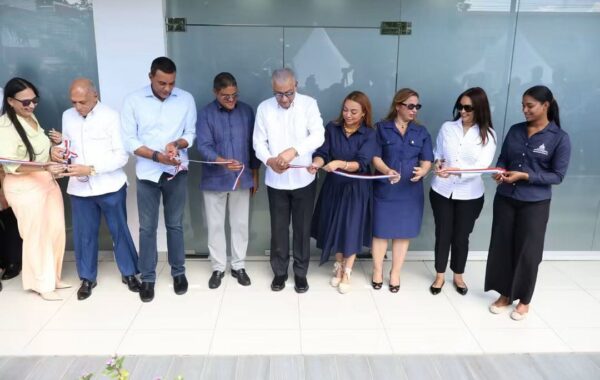 Andrés Bautista compara atención de Abinader con anteriores gobiernos durante inauguración del INTRANT en Moca