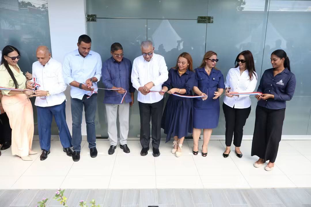 Andrés Bautista compara atención de Abinader con anteriores gobiernos durante inauguración del INTRANT en Moca