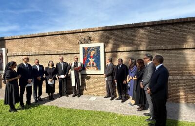 Presidente Abinader pide al pueblo dominicano orar por la salud del papa León XIV desde el Vaticano