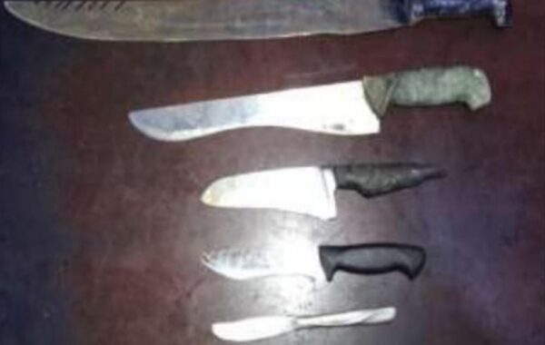 Policía ocupa 12 armas blancas e interviene cuatro puntos durante operativos en San Cristóbal