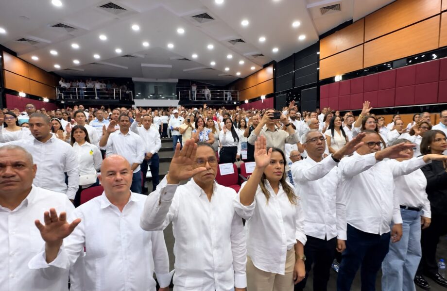 Juramentan al Frente de Salud de La Vega en apoyo al proyecto presidencial de David Collado