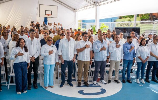Presidente Abinader y Fellito Suberví entregan saneamiento de las cañadas El Indio y Buenos Aires con inversión de RD$188.6 millones