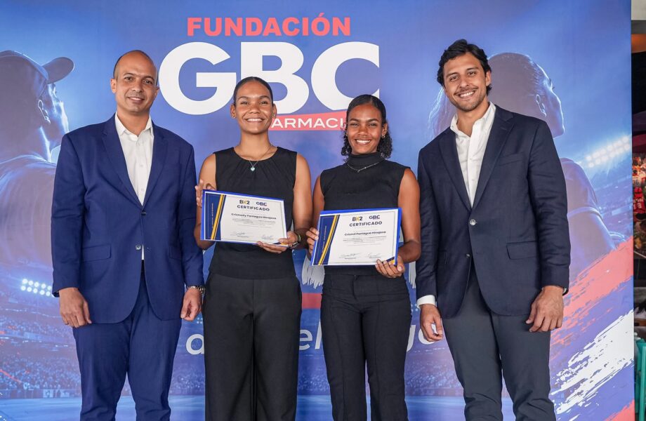 Raymond Rodríguez y Fundación GBC entregan becas deportivas universitarias a las atletas Crismeily y Crismil Paniagua
