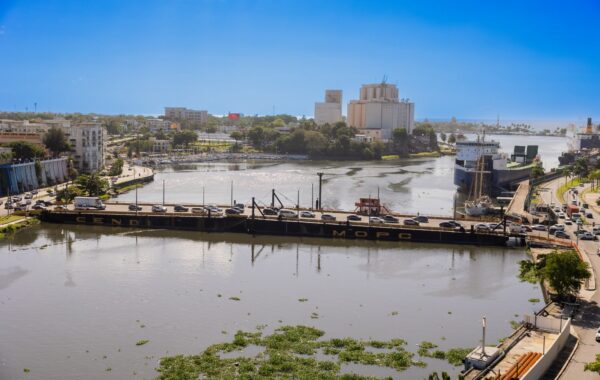 MOPC cerrará temporalmente el Puente Flotante este sábado por paso de embarcación