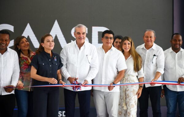 Abinader y Fellito Suberví entregan primera fase de saneamiento de cañada Los Girasoles y benefician a 40 familias
