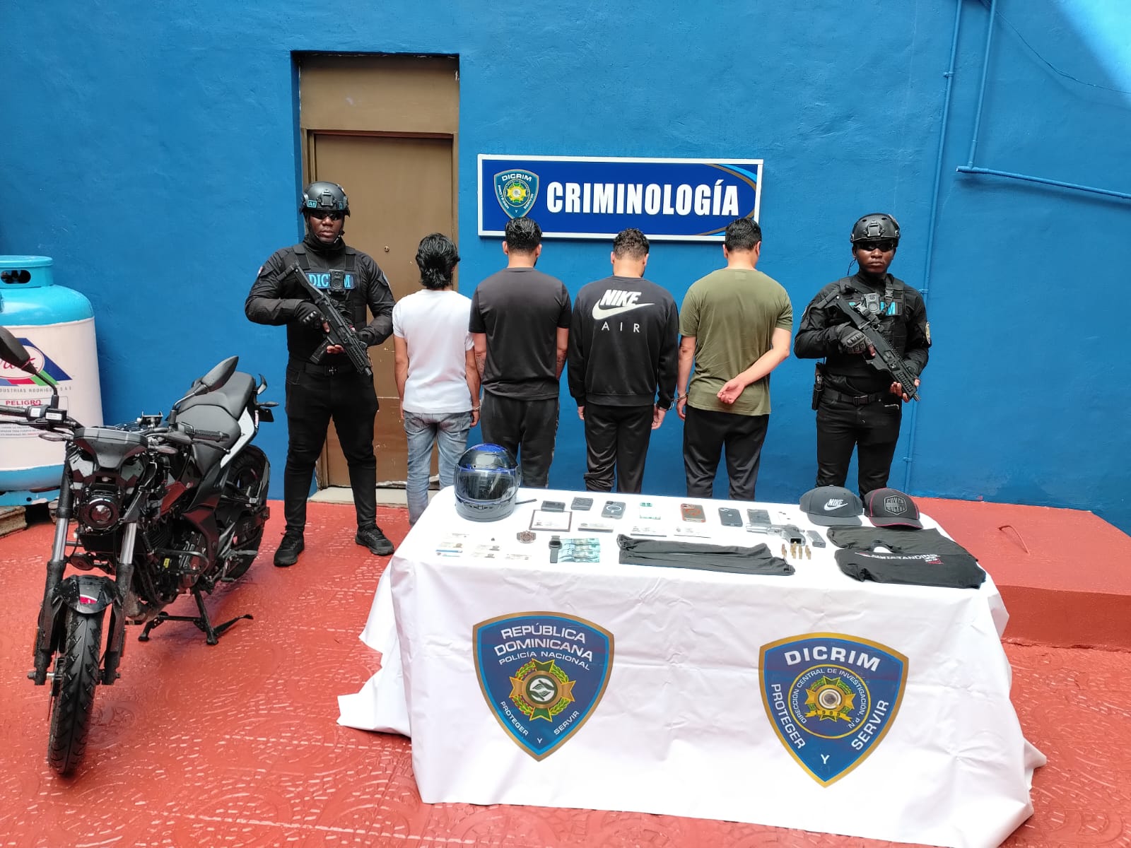 Policía Nacional arresta a cuatro colombianos por robos a mano armada en sectores exclusivos del Distrito Nacional