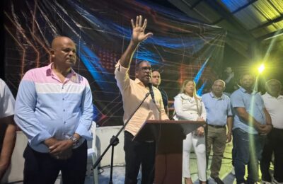 Agustín Burgos continúa organizando y fortaleciendo proyecto de David Collado en La Vega