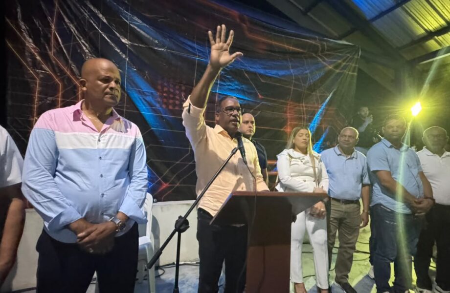 Agustín Burgos continúa organizando y fortaleciendo proyecto de David Collado en La Vega