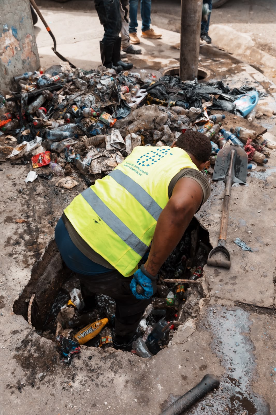 Alcaldía del DN insiste en la colaboración ciudadana para prevenir que desechos obstruyan el drenaje