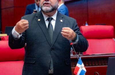 Ramón Rogelio Genao respalda renuncia de su hijo al PRSC, pero reafirma su permanencia en el partido