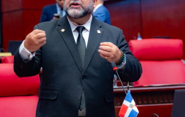 Ramón Rogelio Genao respalda renuncia de su hijo al PRSC, pero reafirma su permanencia en el partido