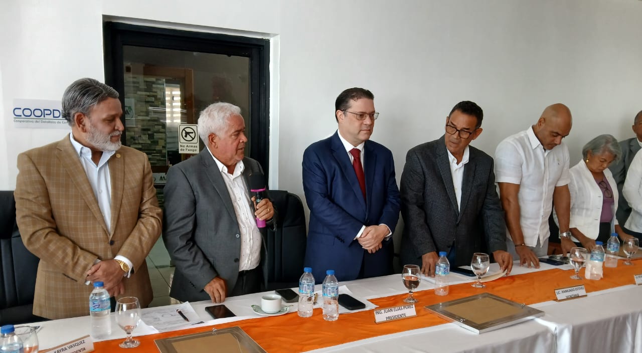 Anadegas recibe visita del ministro de Industria y Comercio en el marco de su asamblea anual