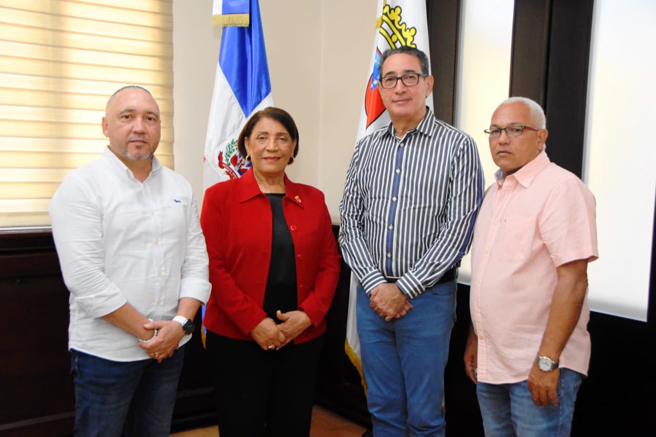 Alcaldesa Amparo Custodio y UCAVE garantizan la celebración del Carnaval vegano 2027
