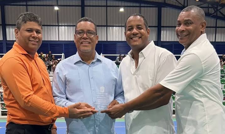 Ramón Chávez R. recibe reconocimiento en Ciudad Juan Bosch*